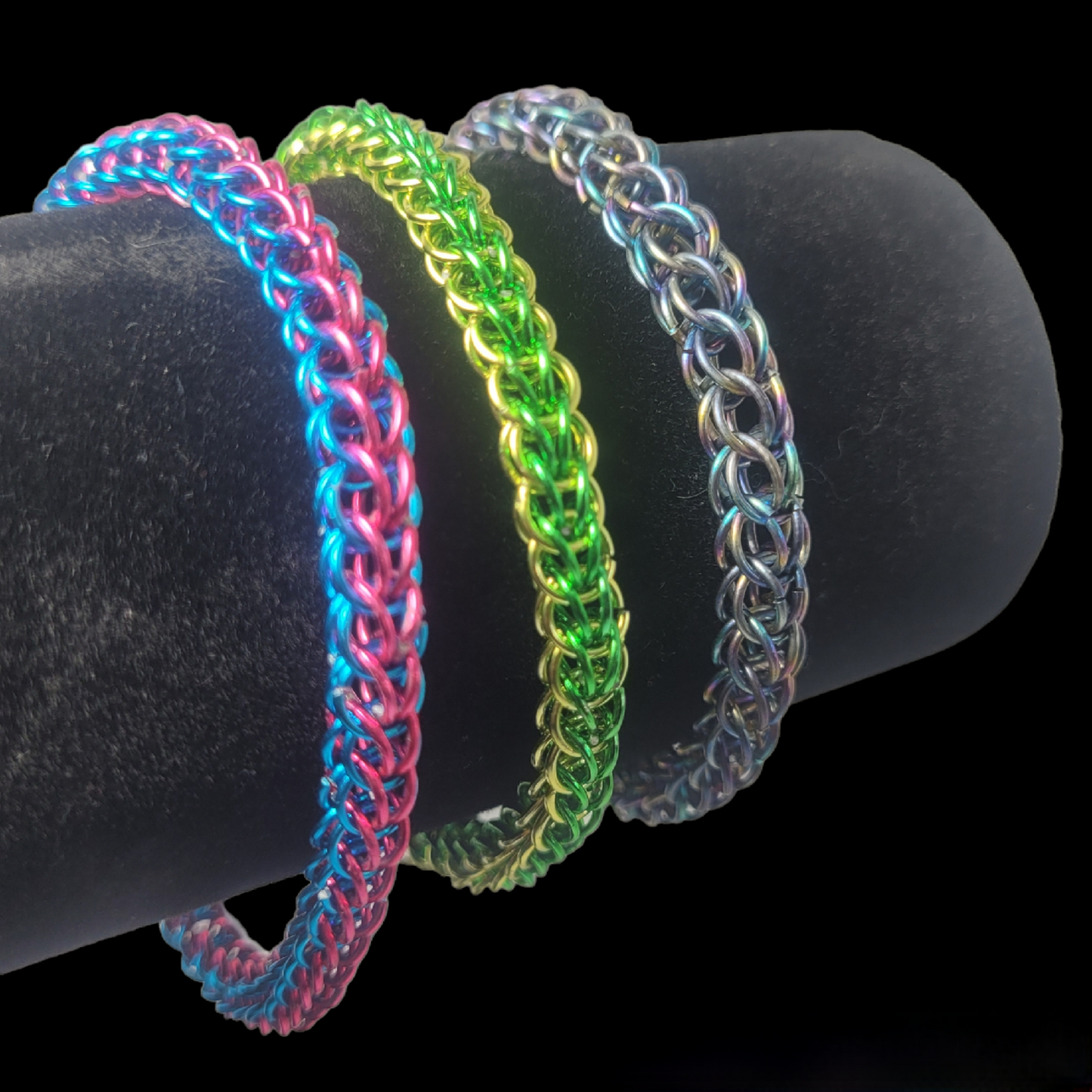 Bracelet, green and yellow chainmail