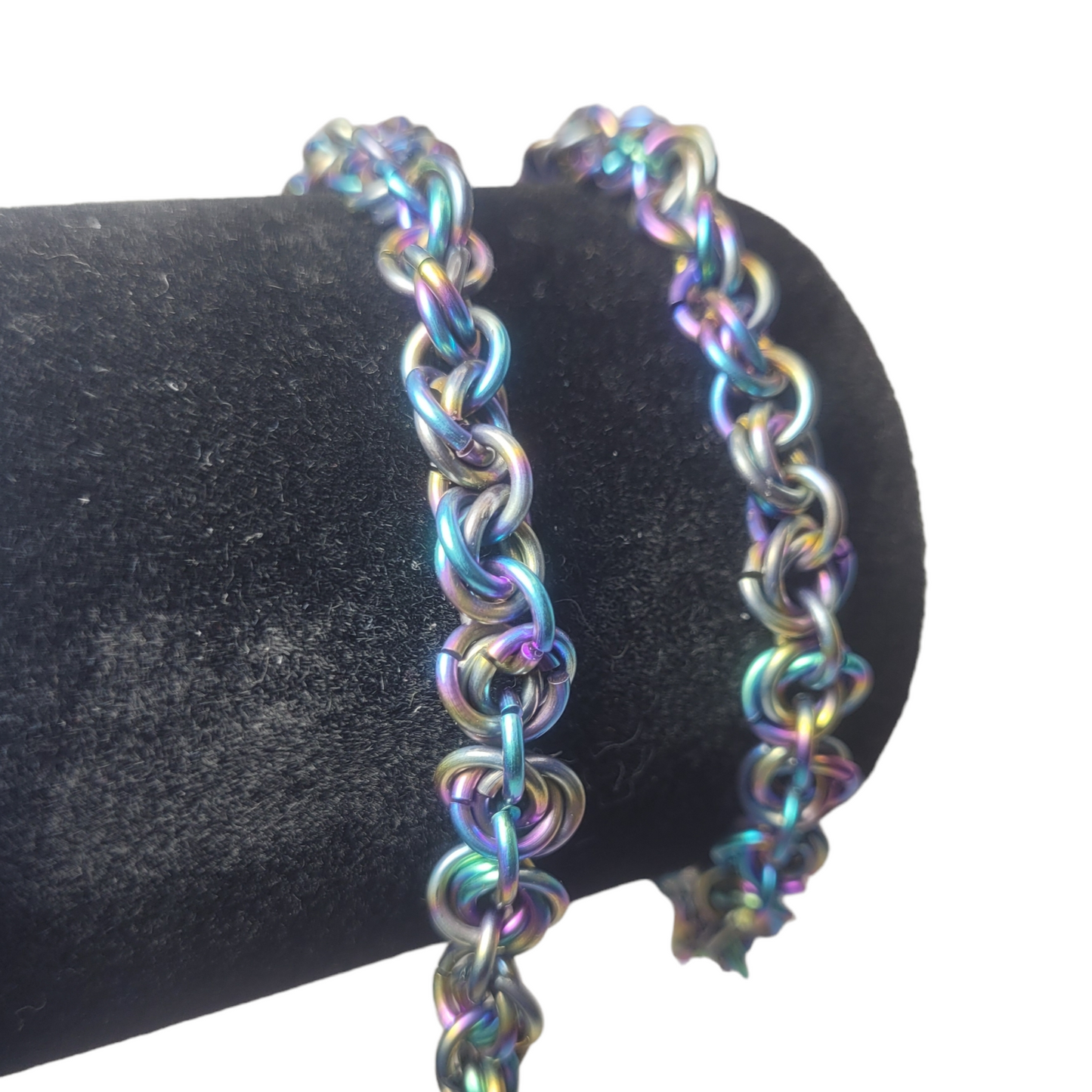 Rainbow rosette chainmail necklace