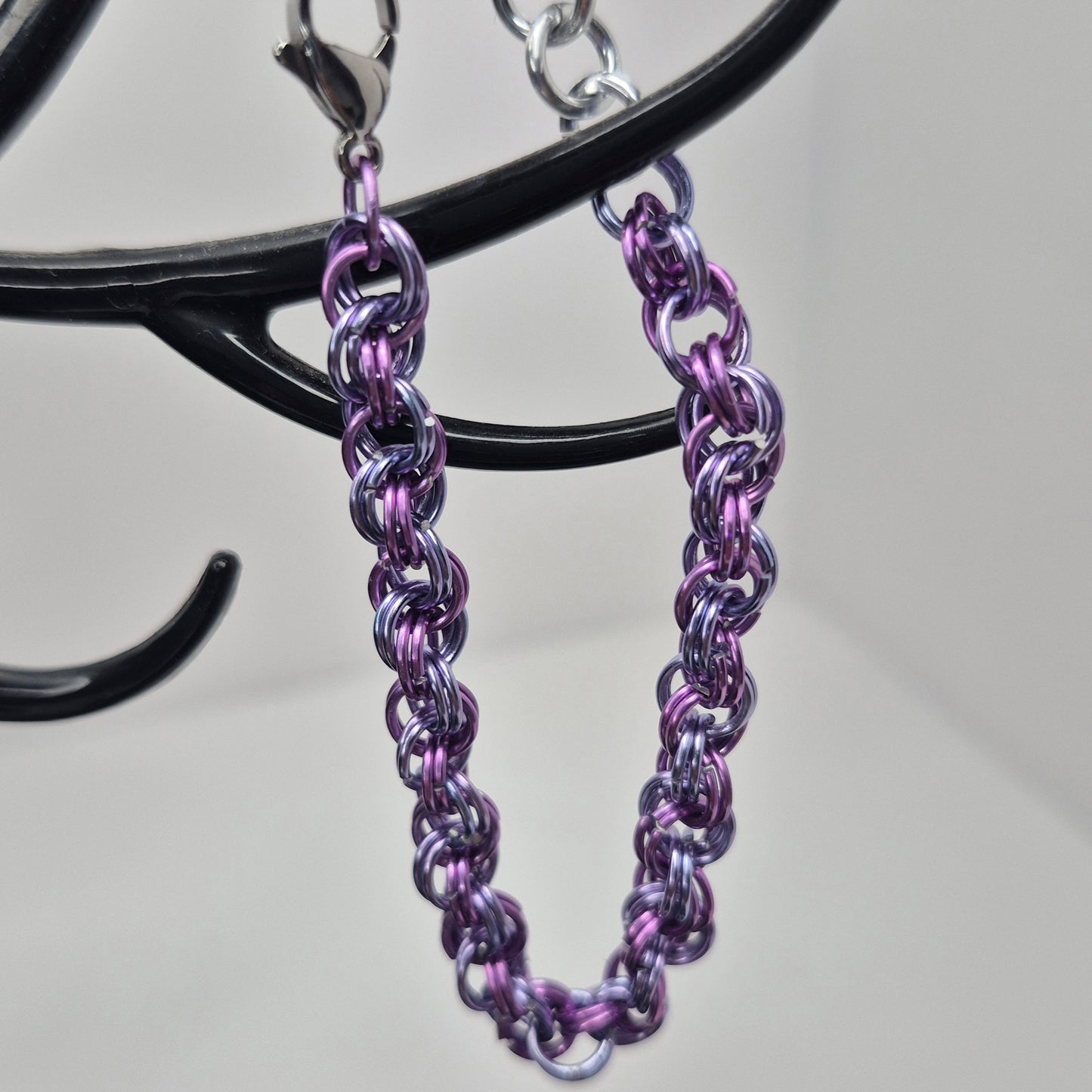 Spiral chainmail bracelet