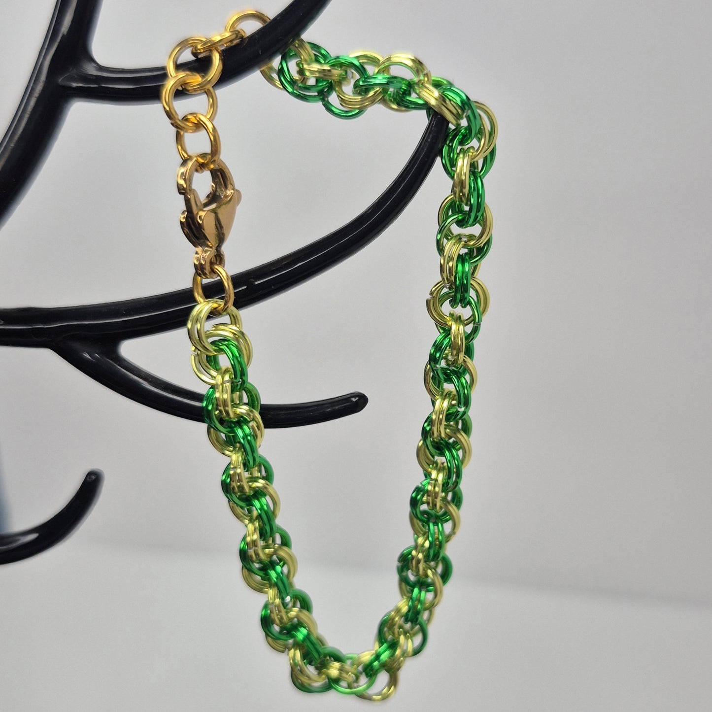 Spiral chainmail bracelet