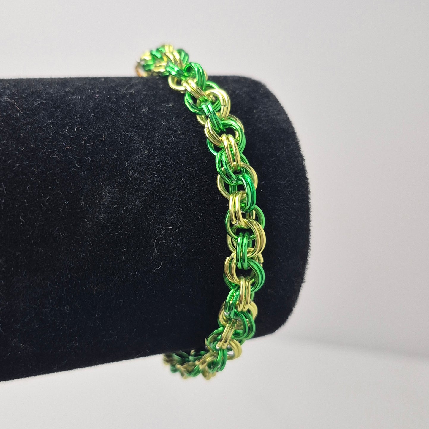 Spiral chainmail bracelet