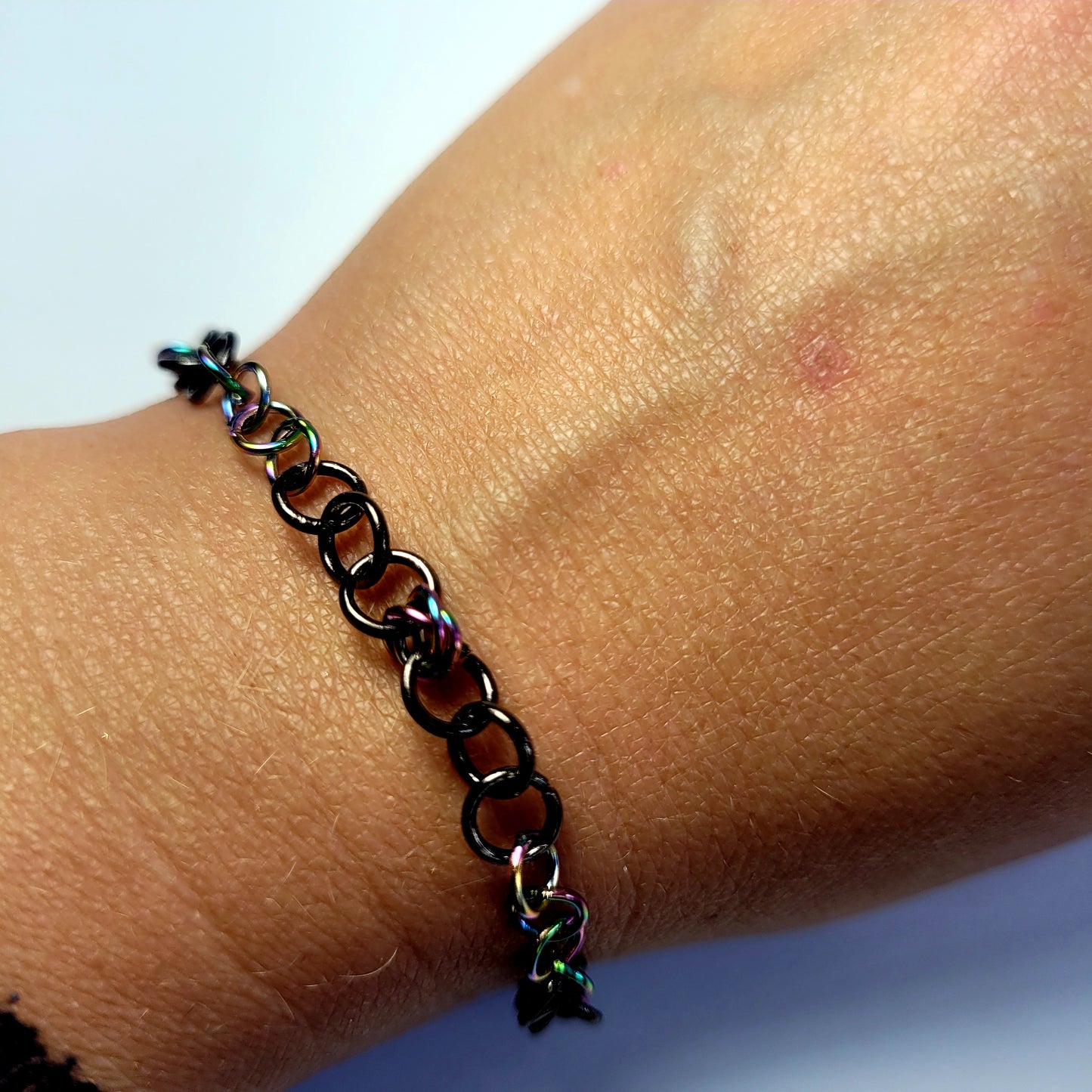 Bracelet, multichrome, oil slick chainmail